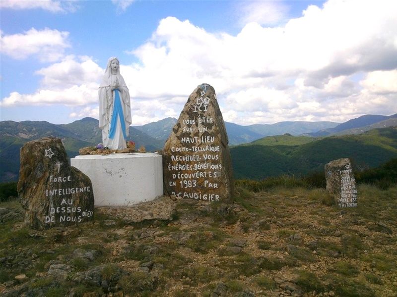 Thueyts - Rocher d'Autureyre vue depuis la vierge ©sourcesetvolcans