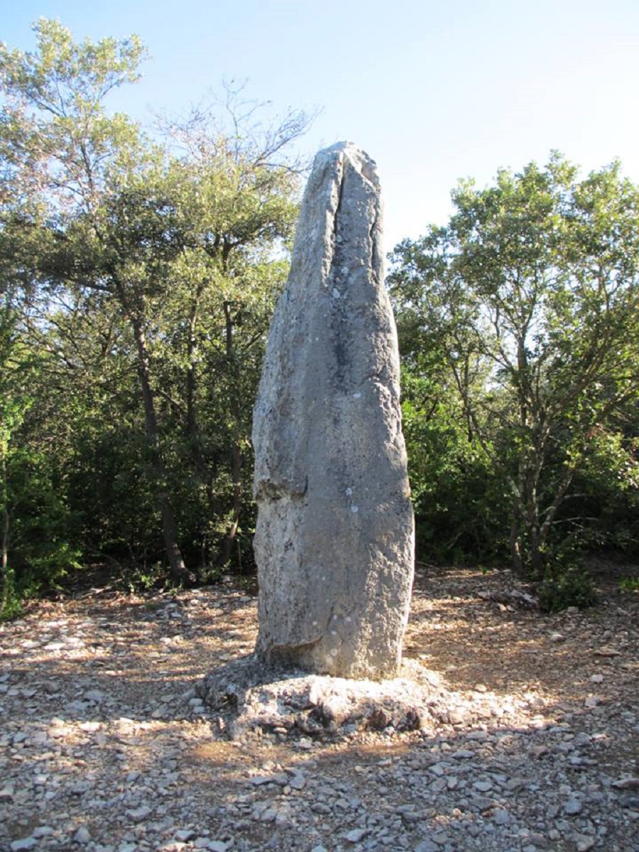 Menhir du Colombier