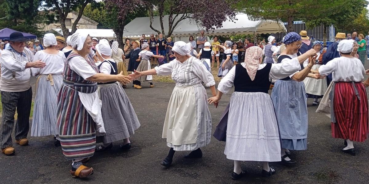 Danse floklorique et veillée patoisante