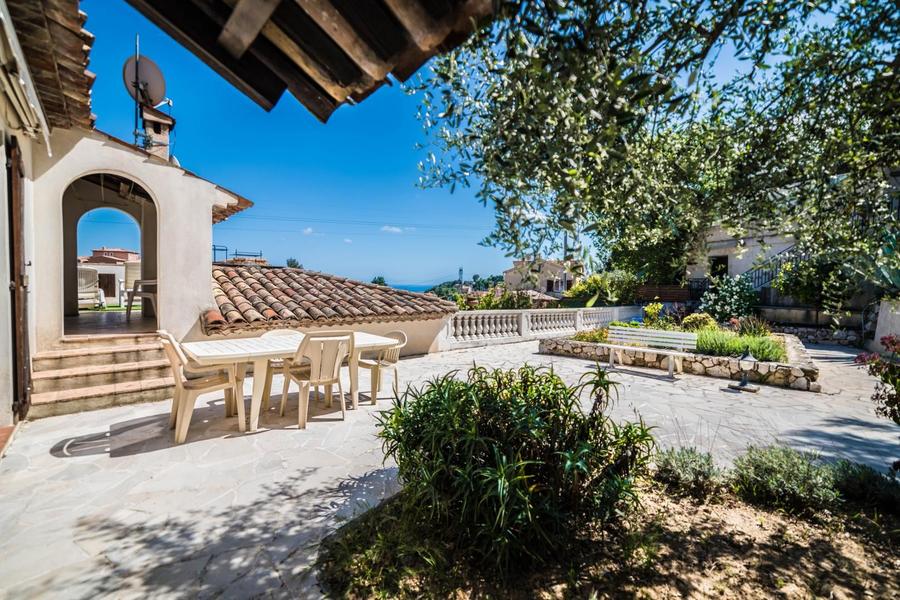 Gîte Le Clos du Noyer Renard-Extérieur-La Gaude-Gîtes de France Alpes-Maritimes  