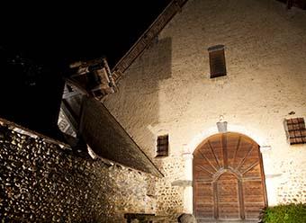Visite guidée nocturne de l'exposition Aquam Requiem_Villages du lac de Paladru