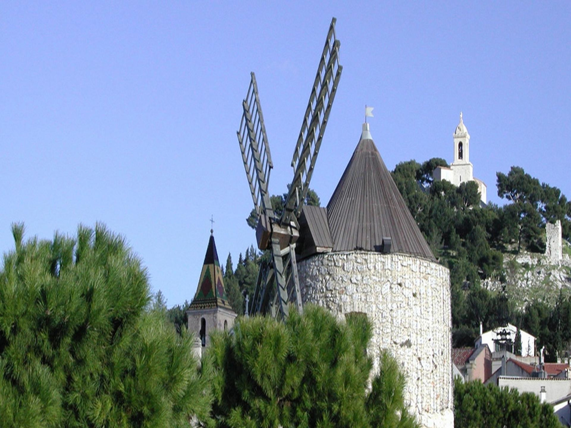 Esplanade Fréderic Mistral