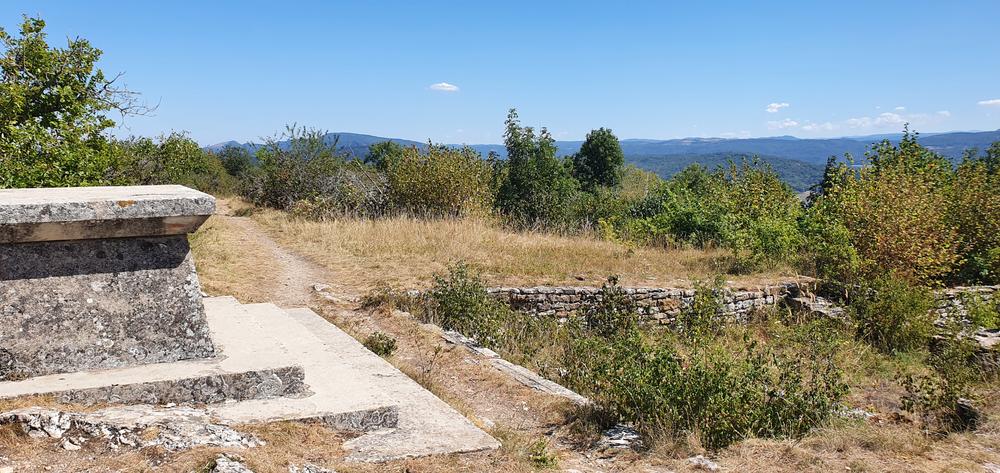 Belvédère des ruines de l'église de St Julien sur Roche