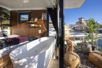 Baignoire et terrasse