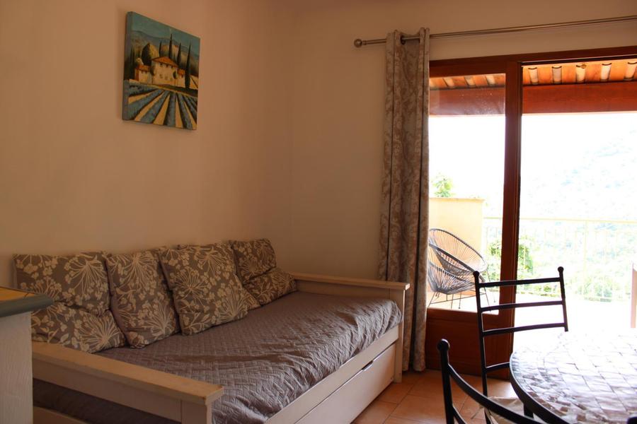 Gîte Le Brec d'Utelle-Coin salon-Utelle-Gîtes de France des Alpes-Maritimes