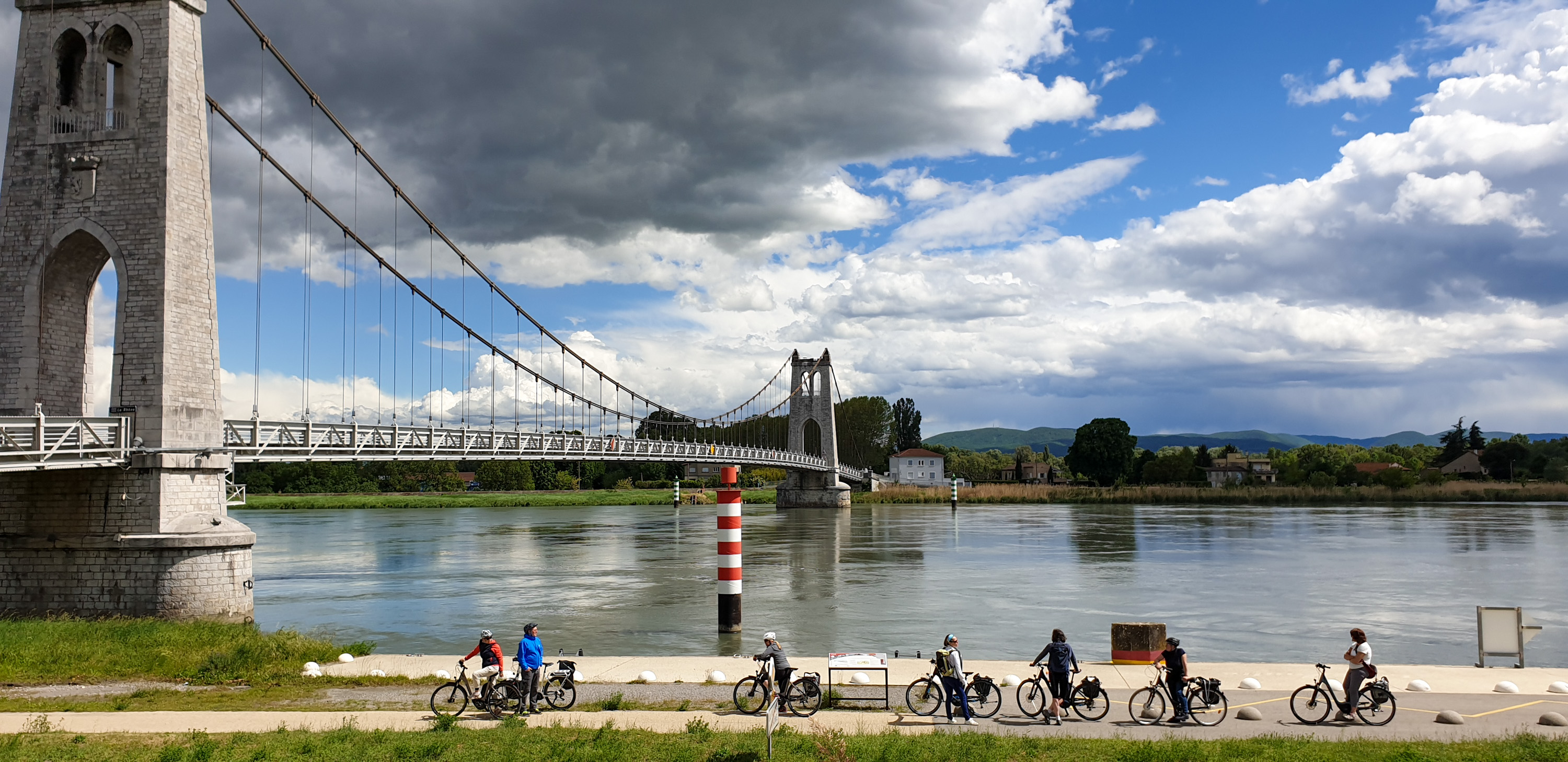 Via Rhôna sur le quai Farconnet Tournon