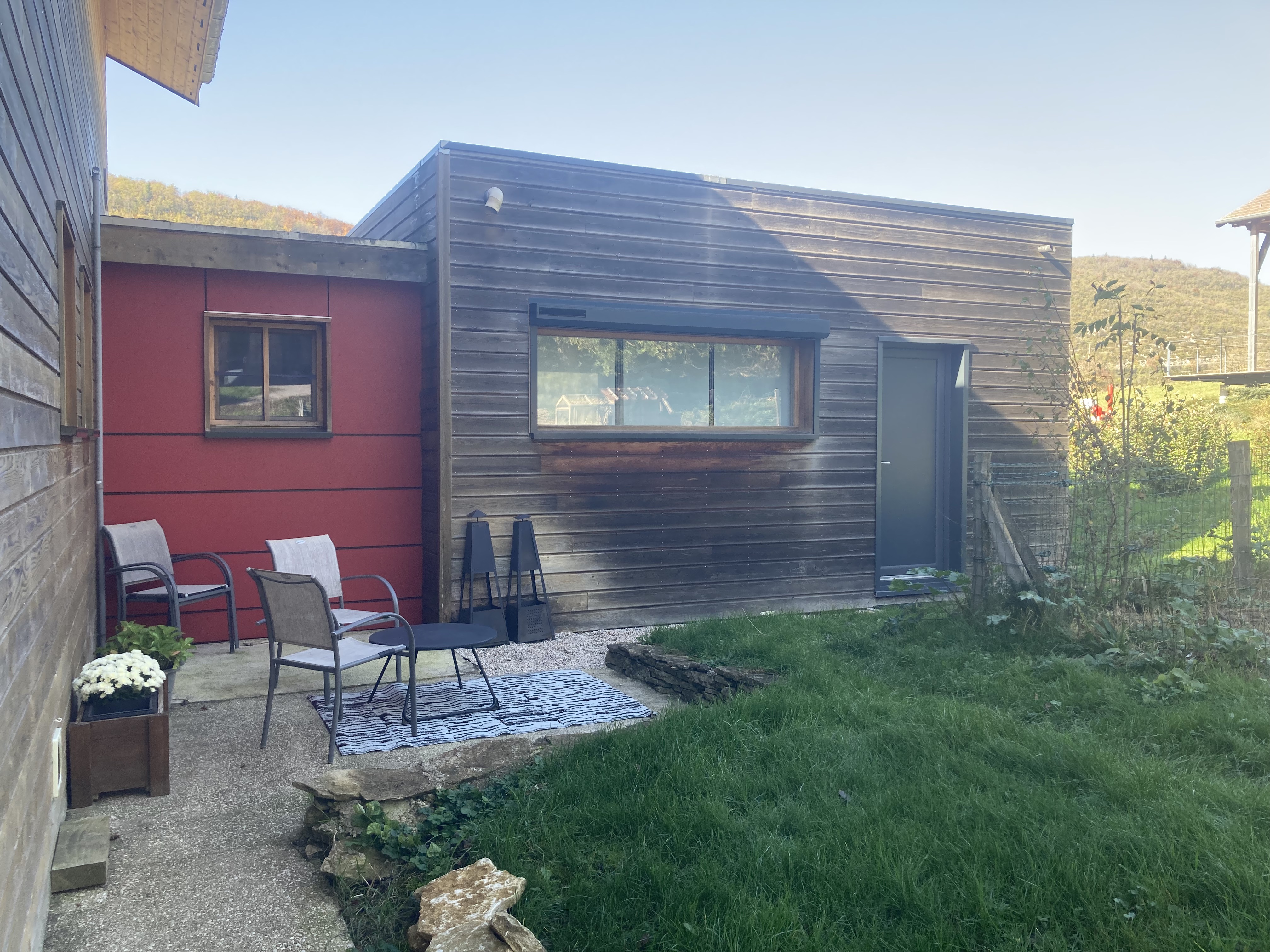 Terrasse du studio Camillou à La Chapelle en Vercors