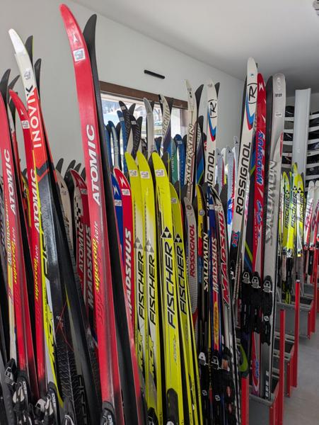 Location de raquettes et ski de fond au foyer nordique des Mouilles_Bellevaux