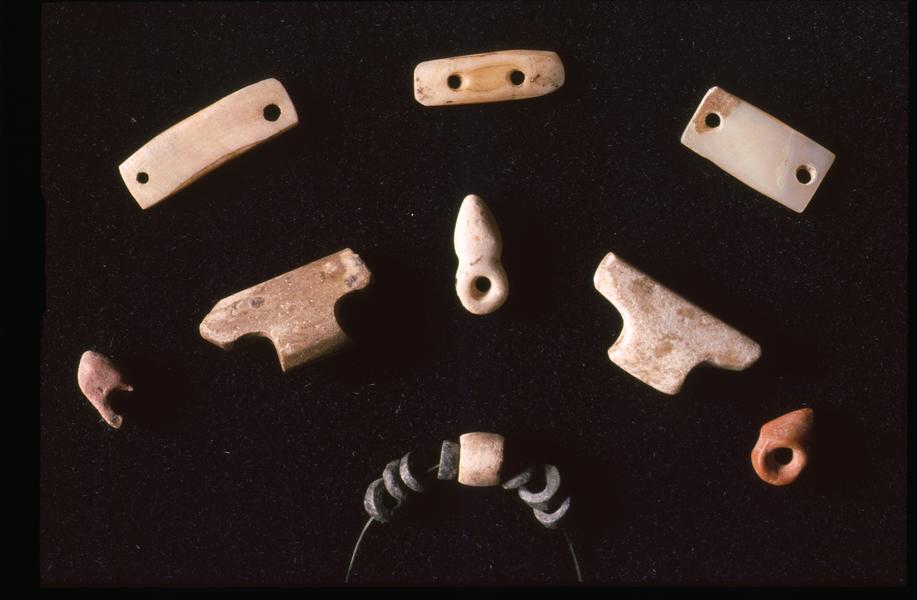 Crée ton collier préhistorique au musée d'archéologie de Val Cenis