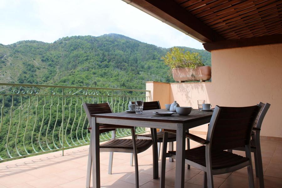 Gîte Le Brec d'Utelle-Terrasse-Utelle-Gîtes de France des Alpes-Maritimes