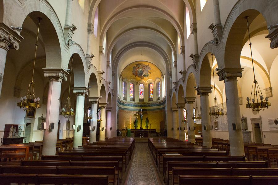 Vue de l’intérieur de l’église Saint-Pierre de Charenton-le-Pont 