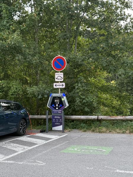 Borne de recharge - Parking de la Patinoire_Saint-Gervais-les-Bains