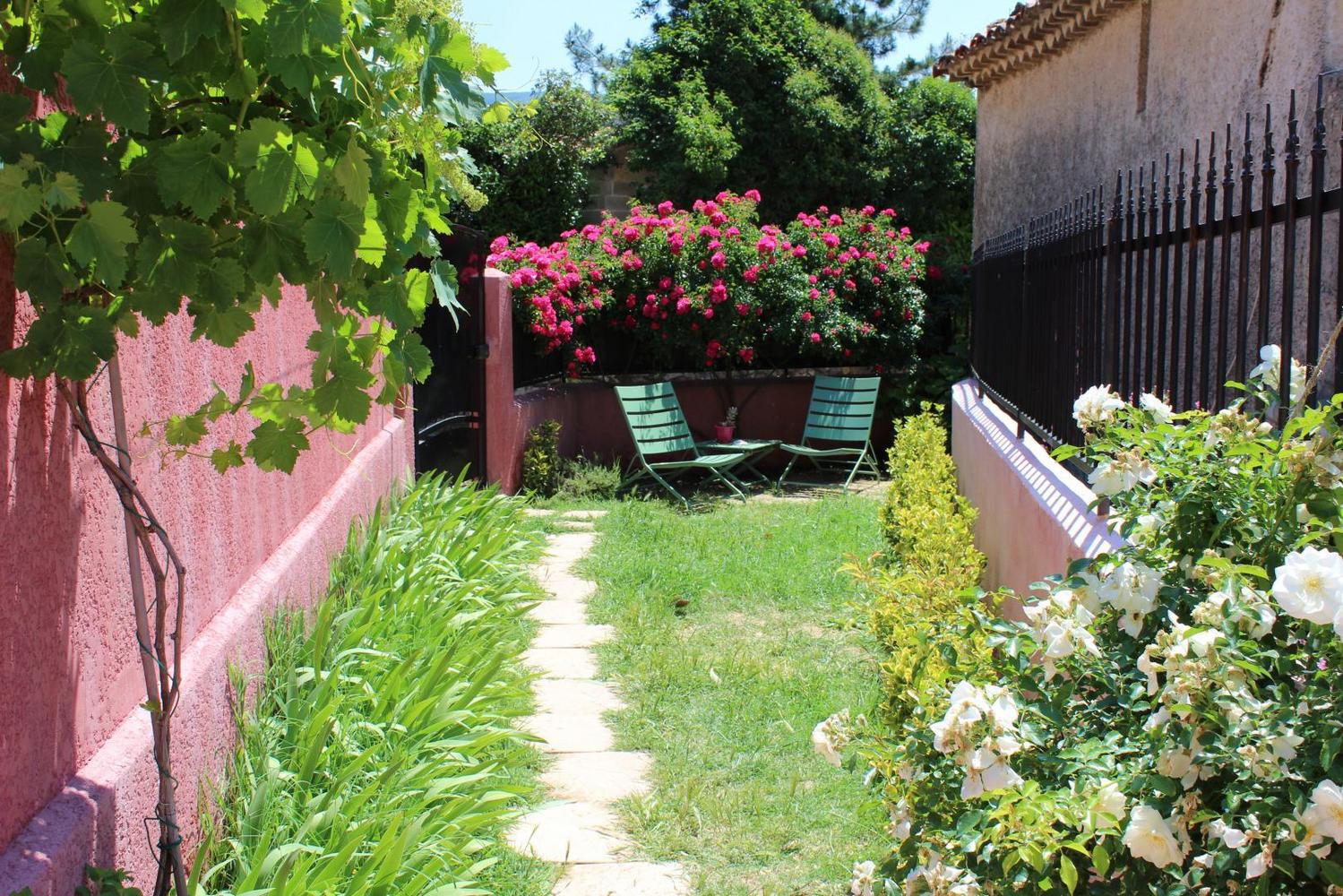 Lou Bastido Roujo, Auriol - photo 3