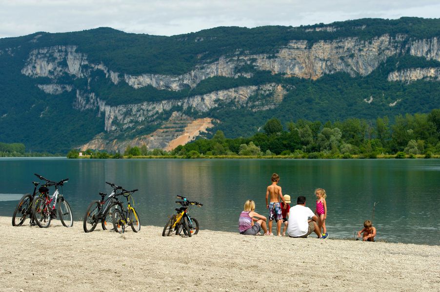 A vélo au bord du lac Glandieu