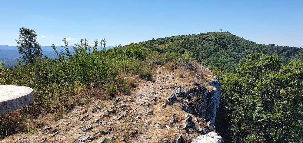 Belvédère des ruines de l'église de St Julien sur Roche