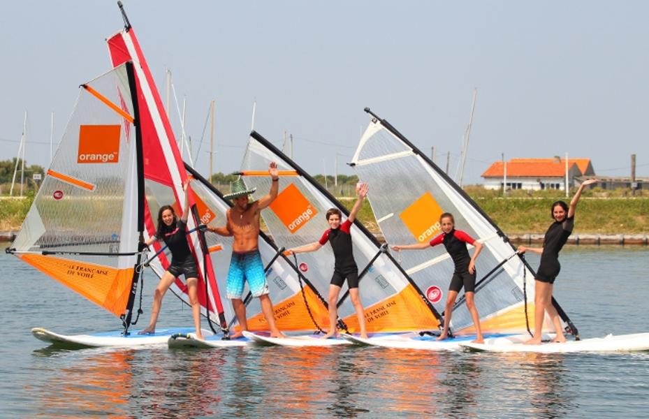 Stage de planche à voile, dériveur ou catamaran et navigation libre par "Centre Nautique Couardais du Goisil"