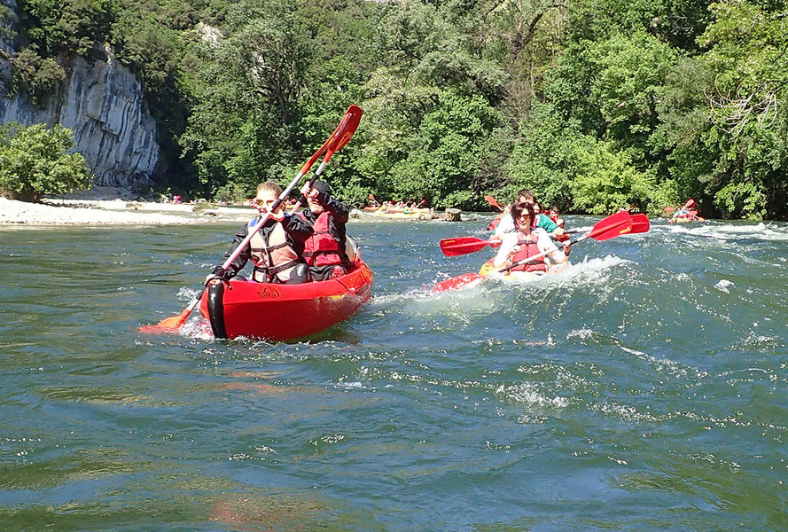 Cano¨é accompagné dans les Gorges de l'Ardèche