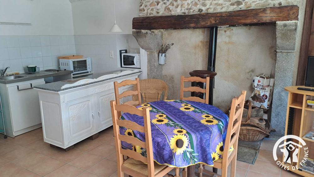 G224 - Guyor - Le Bez - Cuisine