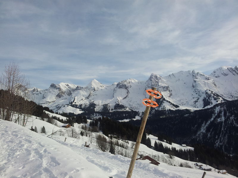 Sentiers raquettes 20 : le petit balcon des Aravis