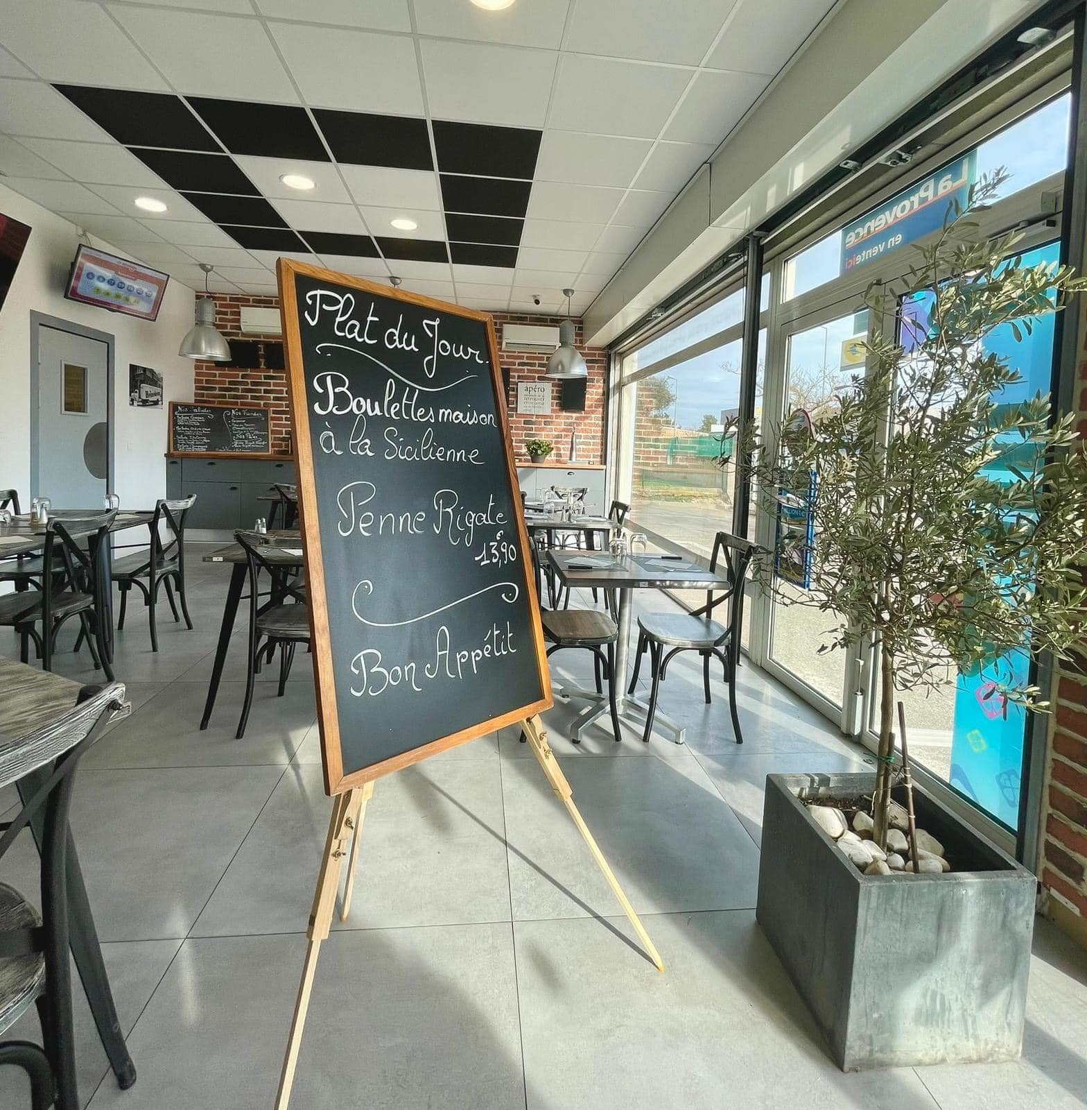 La Nuestra, Istres - photo 2