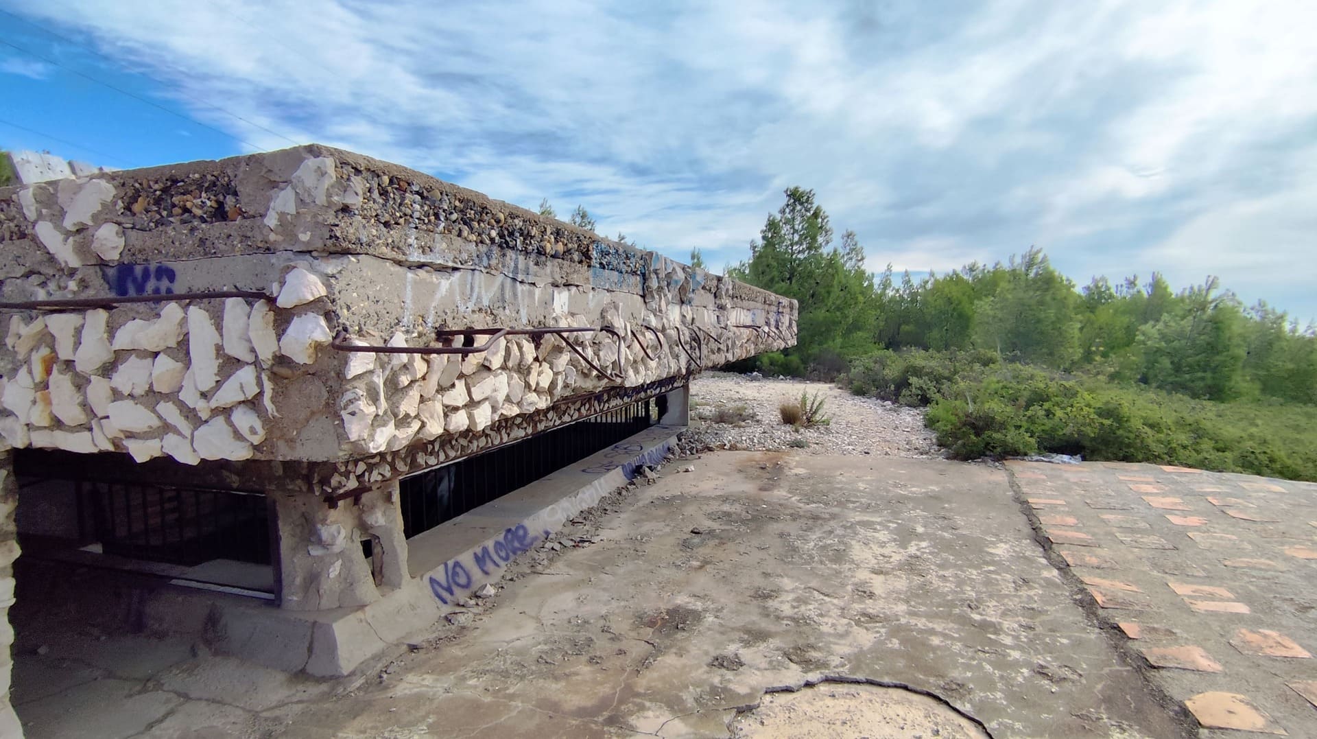 Histoire et paysages : exploration des vestiges militaires de Martigues