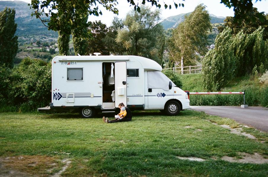 Les chênes verts - Aire de Camping-car