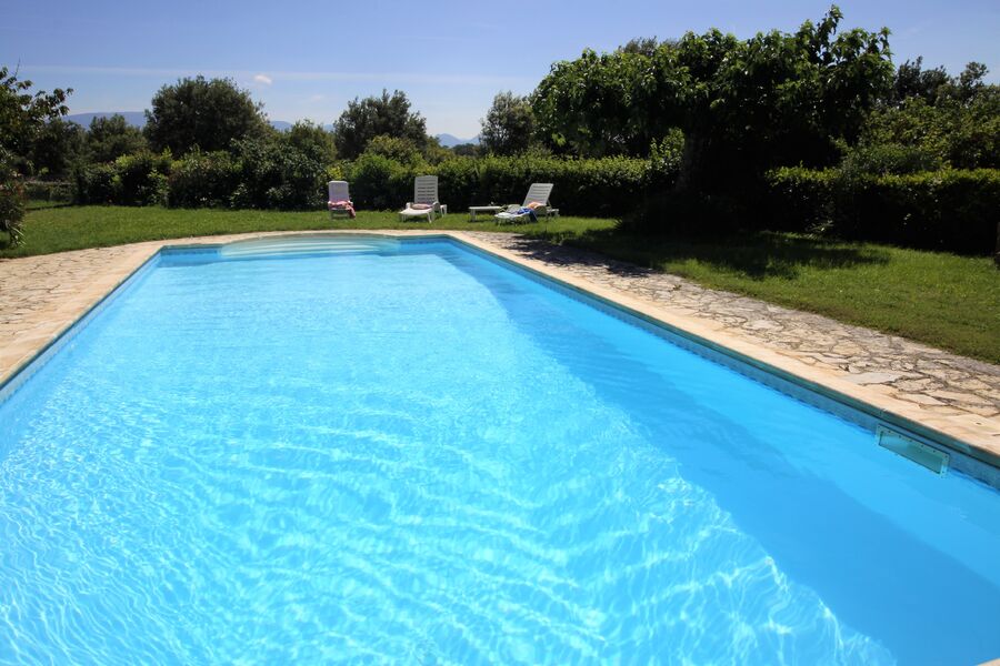 La piscine partagée de 12x5 m