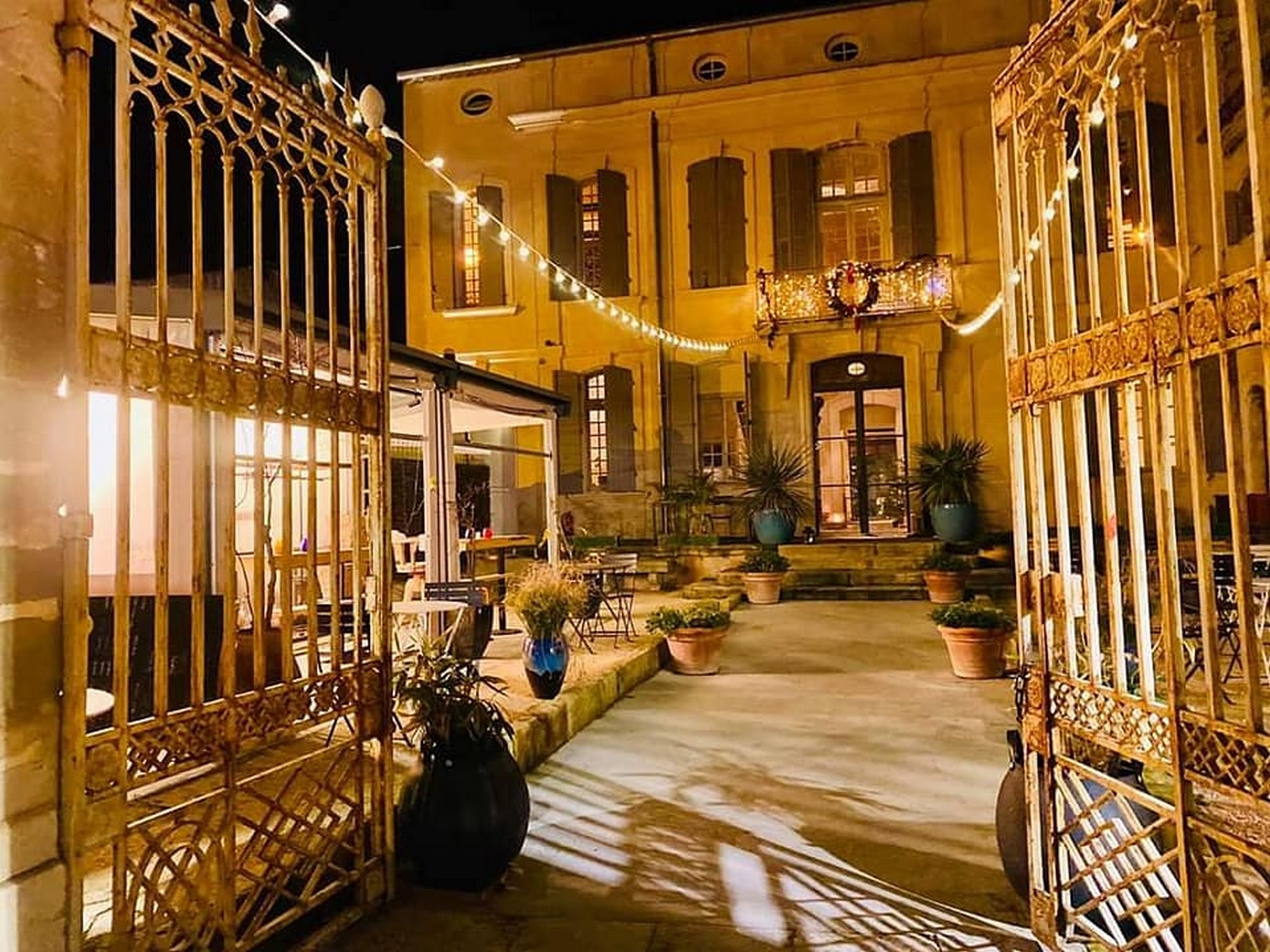 Maison Mistral, Bistrot les Pieds dans l'eau - photo 2