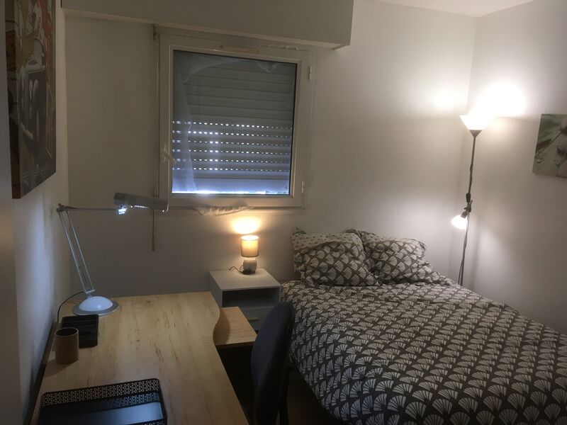 Chambre 2 avec grande penderie et bureau