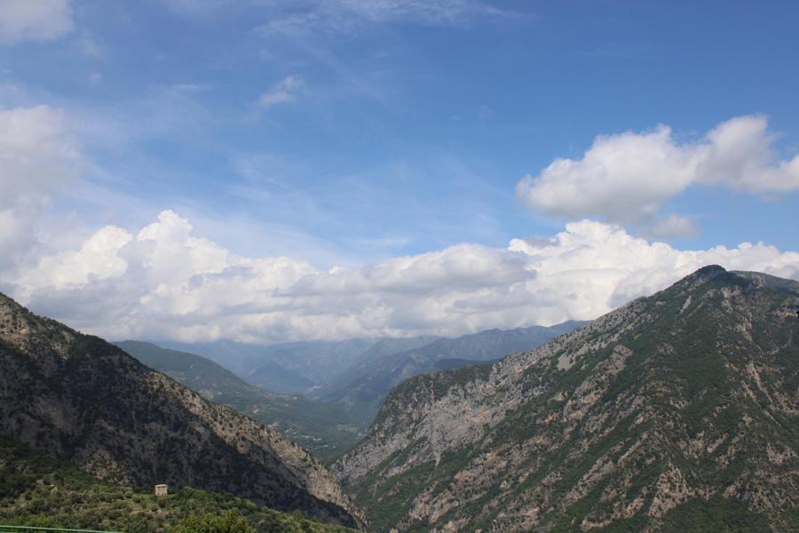 Vue sur la vallée Utelle - Gîtes de France Alpes-Maritimes