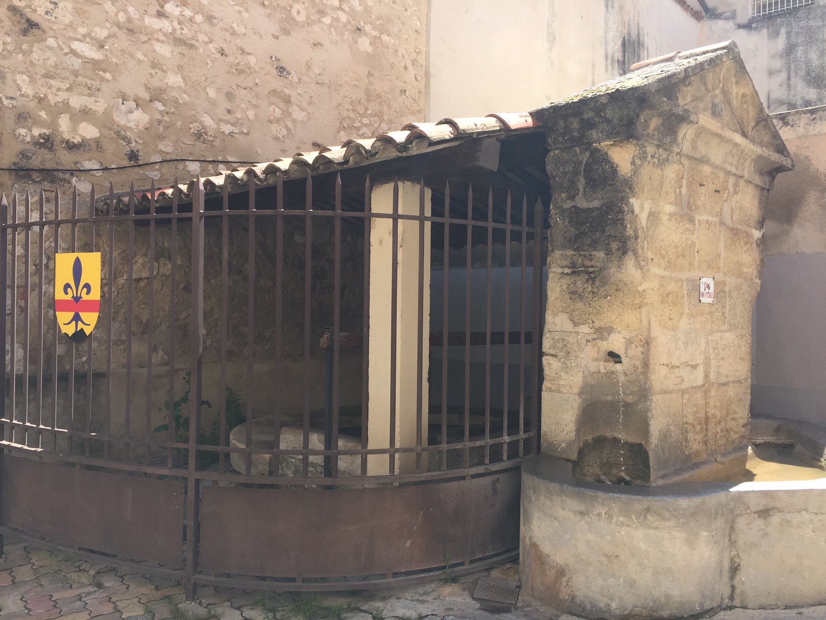 Le lavoir Saint-Jacques, Pertuis - photo 2