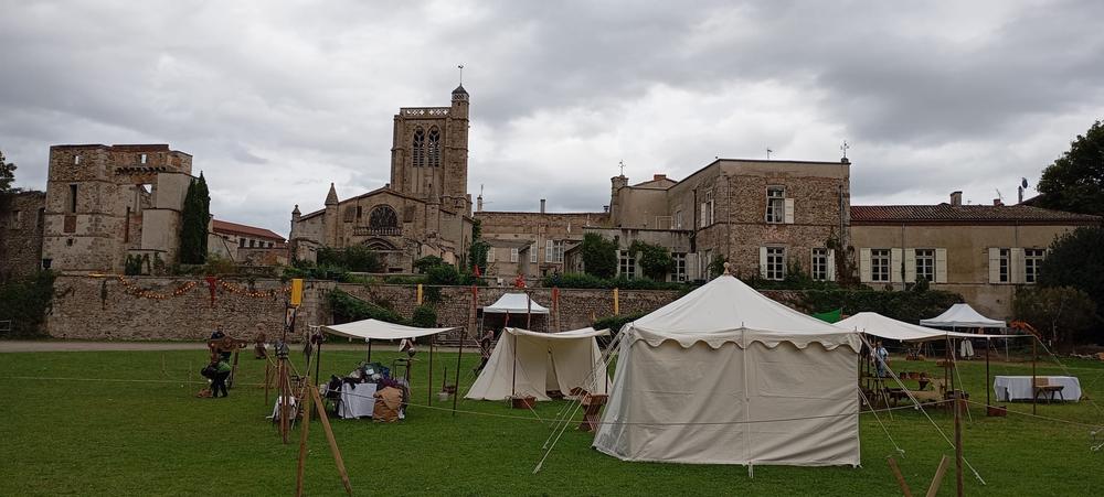 Fête médiévale au Château_Sury-le-Comtal