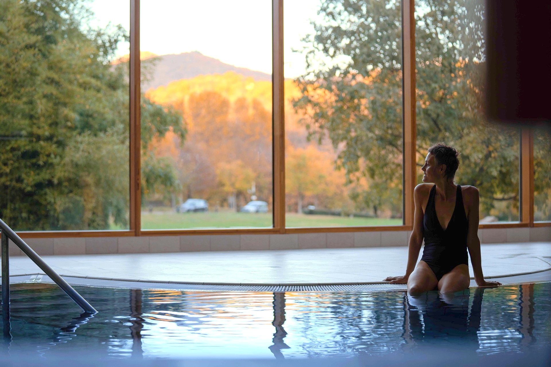 Piscine curistes aux Thermes de Neyrac-les-Bains à Meyras en Ardèche