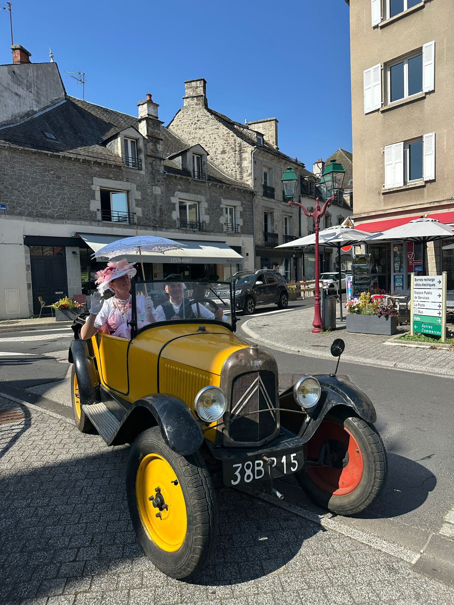 Visite théâtralisée avec la baronne Piane de Doitiers à Riom-ès-Montagnes