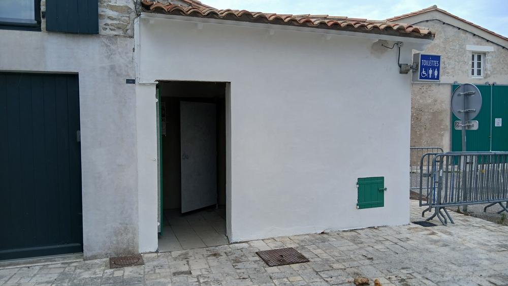 Toilettes publiques - Place Carnot