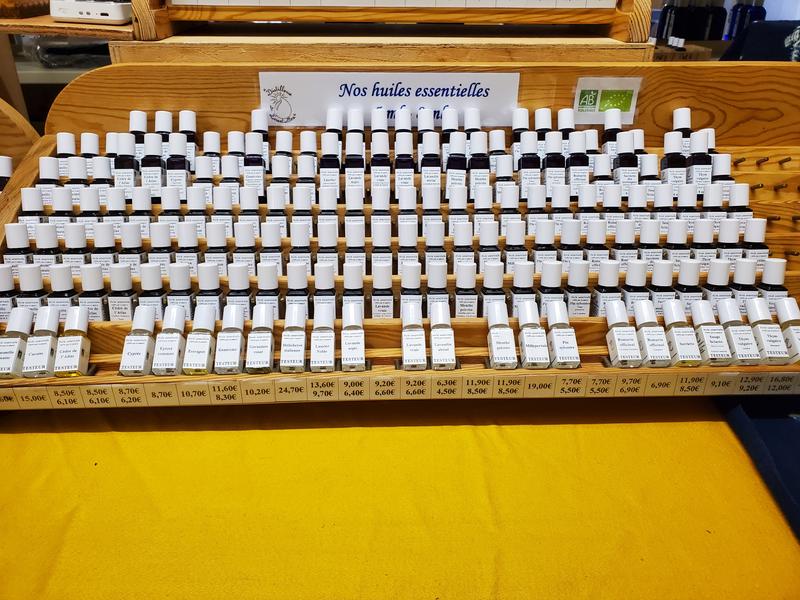 Présentoir huiles essentielles