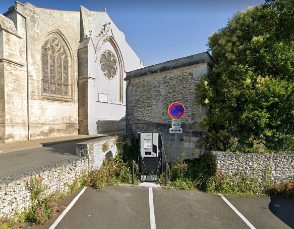 Borne de recharge pour véhicules électriques - Rue de l'église