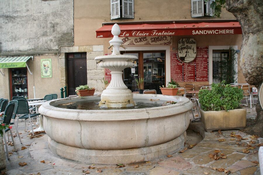 Fontaine Général Girard - Aups