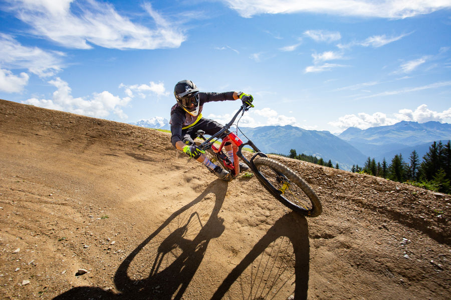 virage-releve-fend-labise-les-saisies