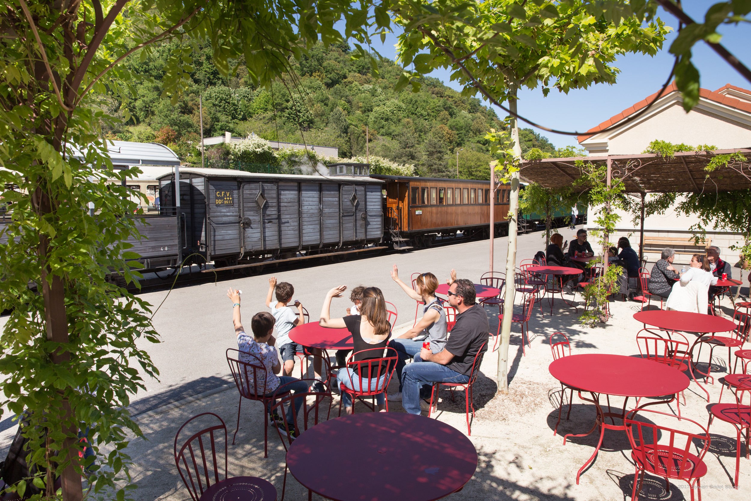 Au Viv'Arrêt_snack du Train de l'Ardèche