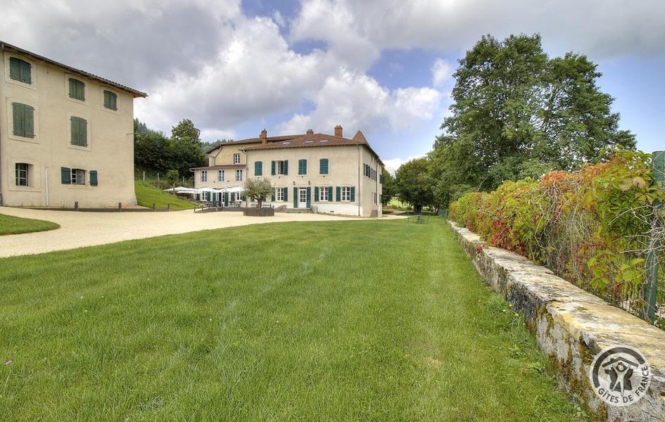 Grand Gîte avec piscine - 34 personnes et 11 chambres \