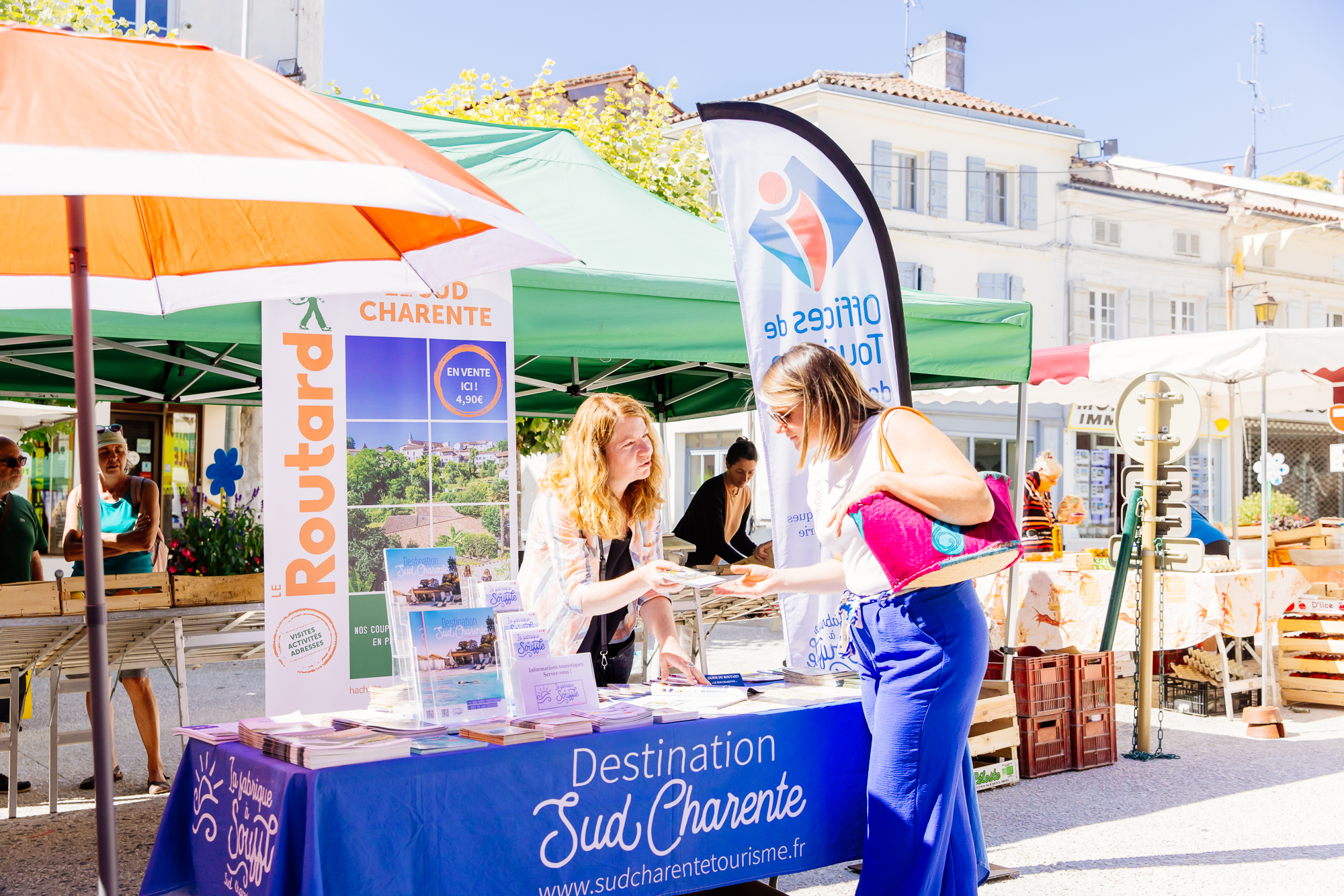 Accueil aux marchés de Barbezieux - Office de Tourisme du Sud Charente