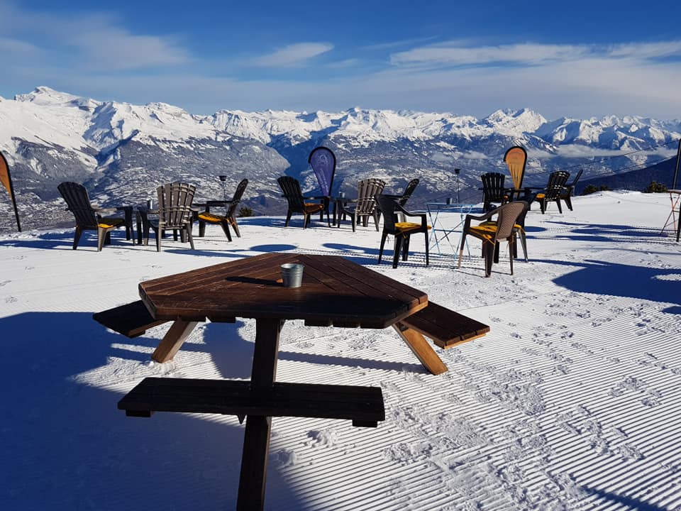 Cabane des Crêtes - terrasse