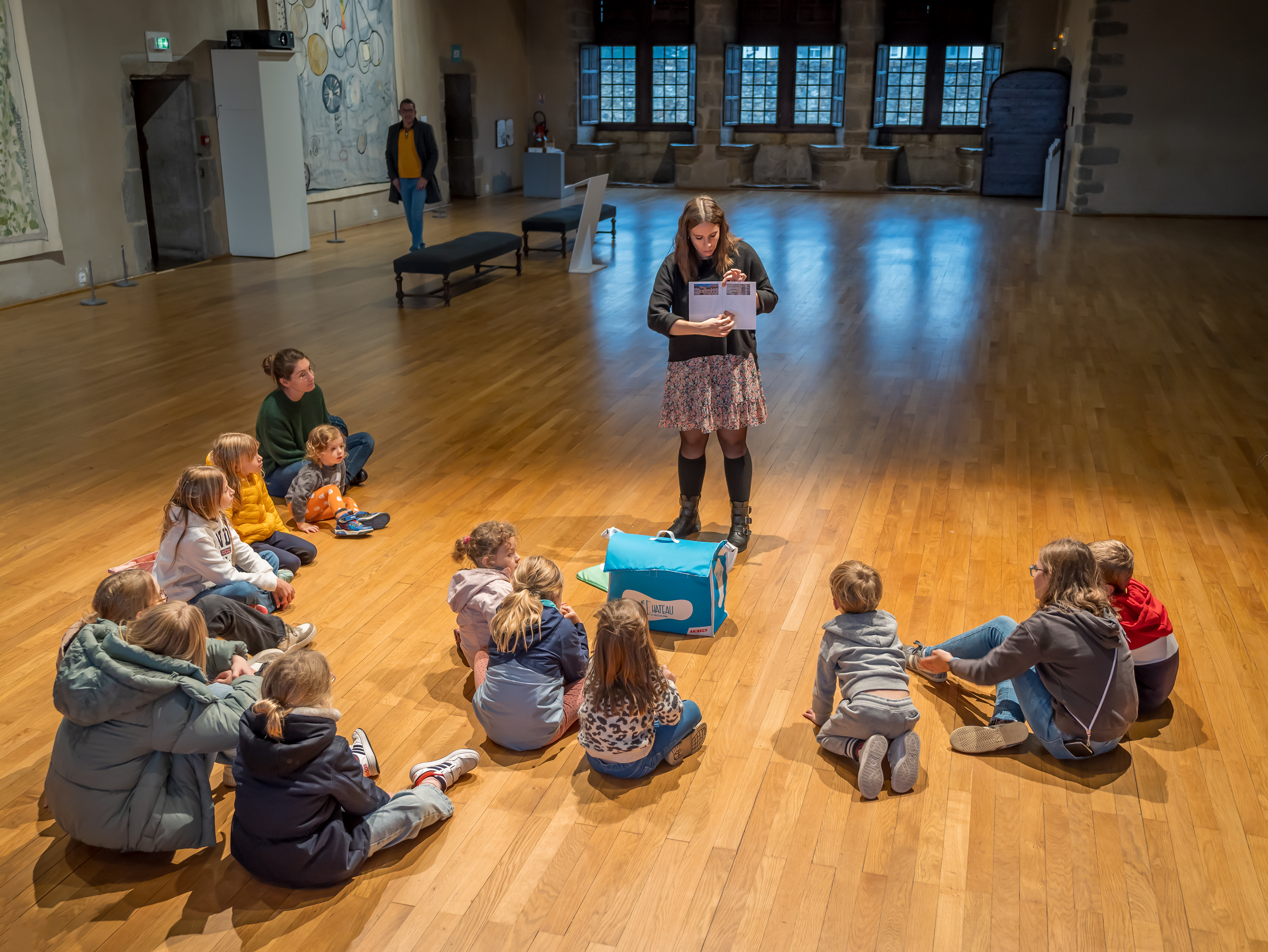 Enfants et parents au Musée-Château d'Annecy