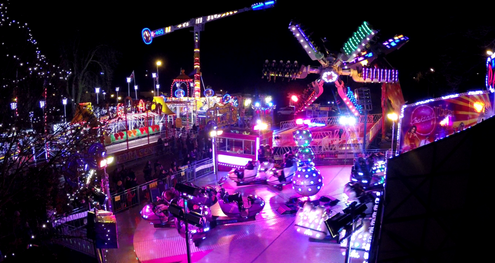 Fête foraine sur les espaces extérieurs du site 