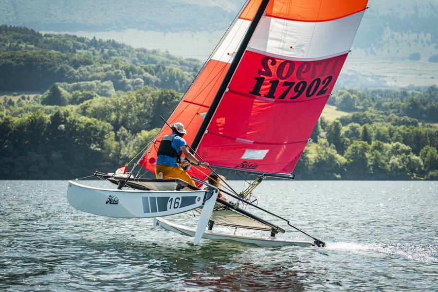 Club Nautique de Cholonge - Catamaran sur le lac de Laffrey