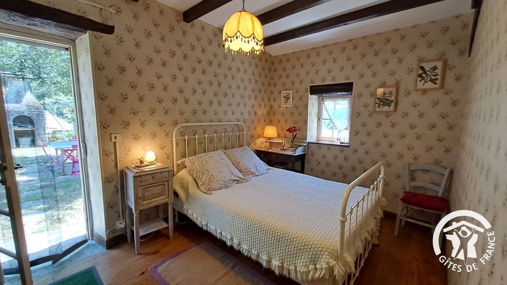 Chambre avec accès au jardin