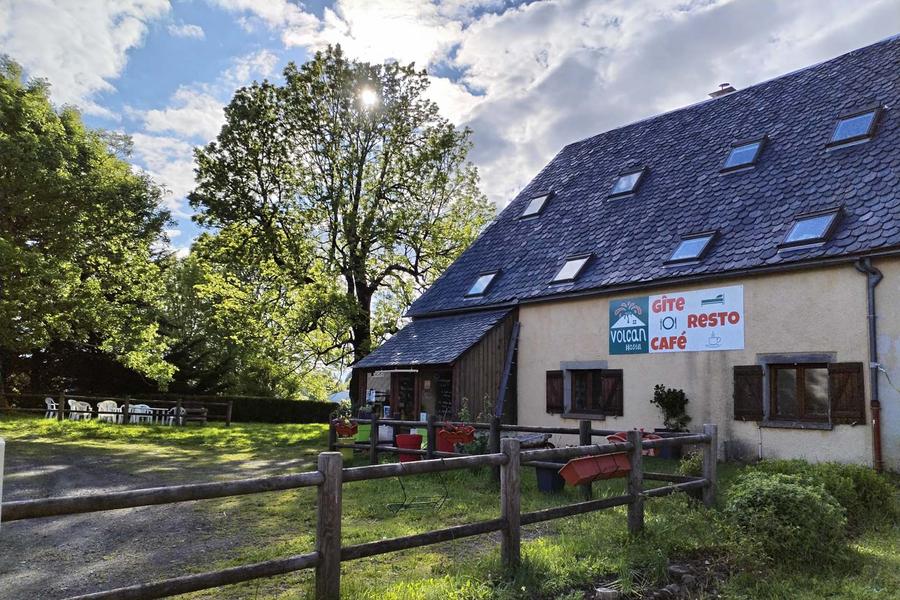 Volcan'Hostel - Au Café