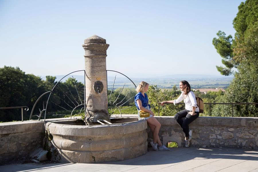Gigondas - place Gabrielle Andéol