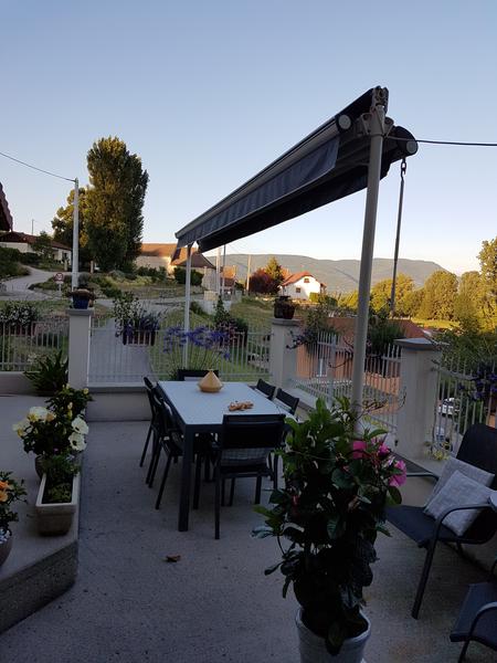 La Terrasse - Chambre d'Hôtes Les Nichoirs Pusignieu à Creys Mépieu - Balcons du Dauphiné